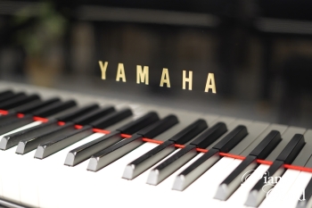 中古グランドピアノ C3E