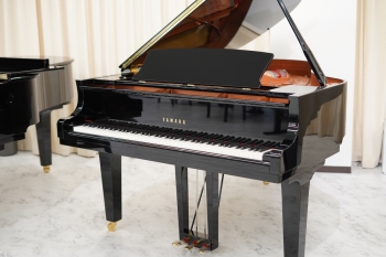 グランドピアノ C3X