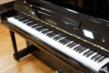 中古アップライトピアノ　UX10Bl