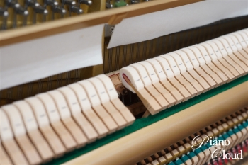 中古アップライトピアノ　UX10Bl