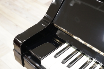 中古アップライトピアノ　UX