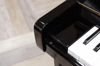 中古アップライトピアノ　MC301