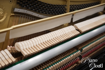 中古アップライトピアノ　MC301