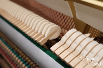 中古アップライトピアノ　MC301