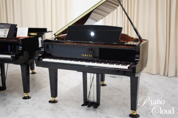 グランドピアノ C1X