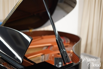 グランドピアノ C1X