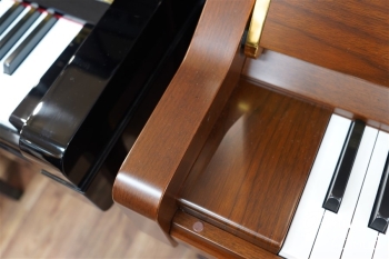中古アップライトピアノ YU10Wn