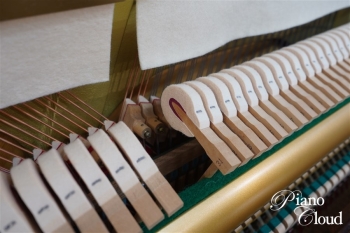 中古アップライトピアノ YU10Wn