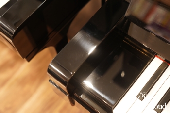 中古アップライトピアノ YUX