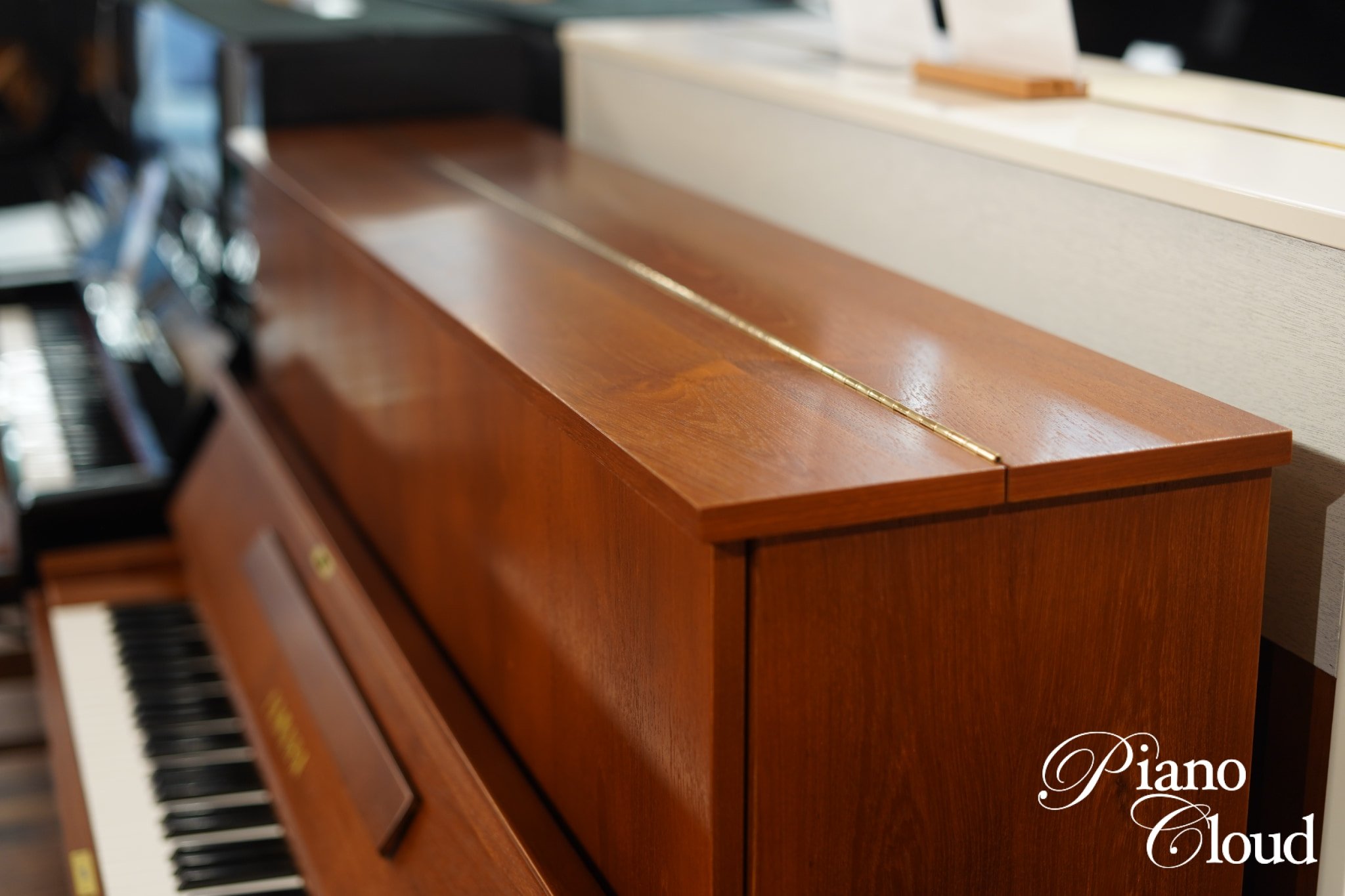 中古アップライトピアノ W103