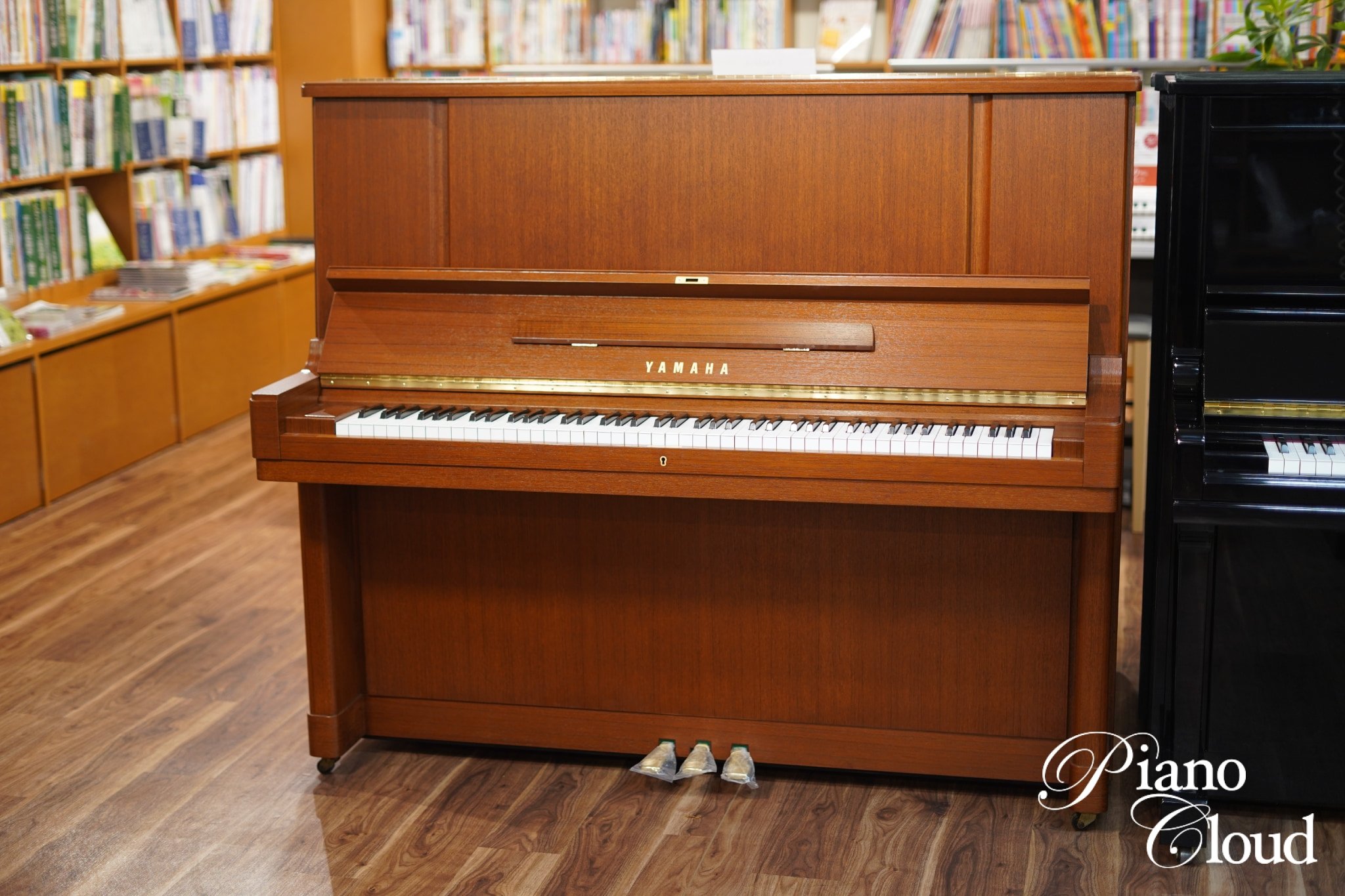 中古アップライトピアノ W107BT