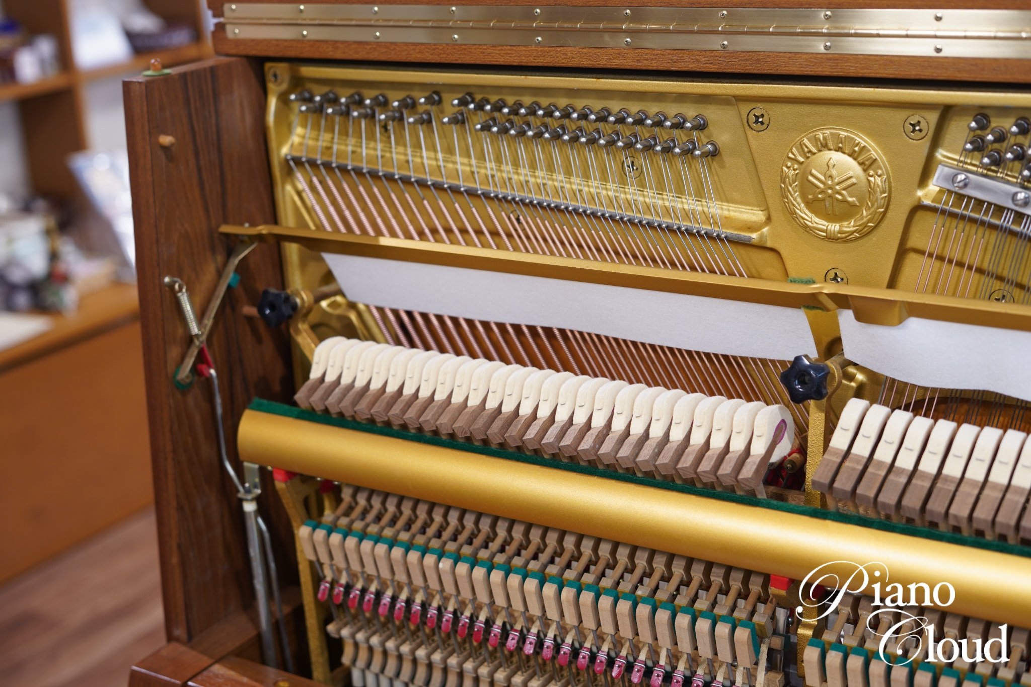 中古アップライトピアノ W107BT