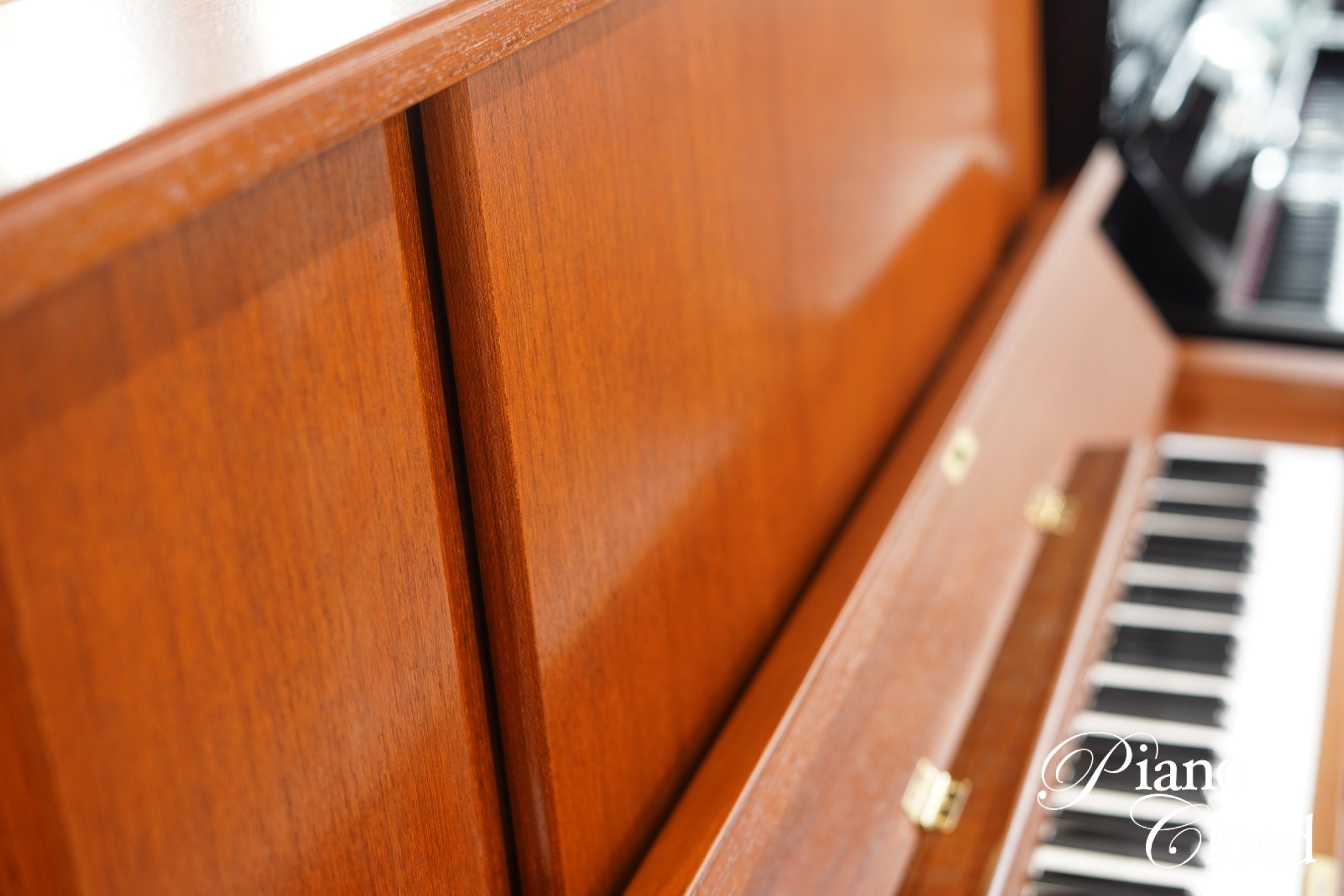 中古アップライトピアノ W107BT
