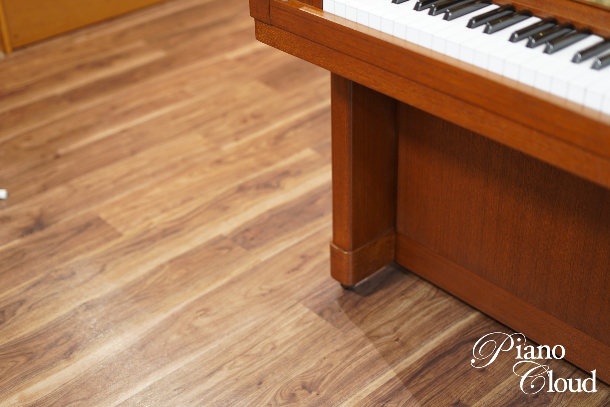 中古アップライトピアノ W107BT