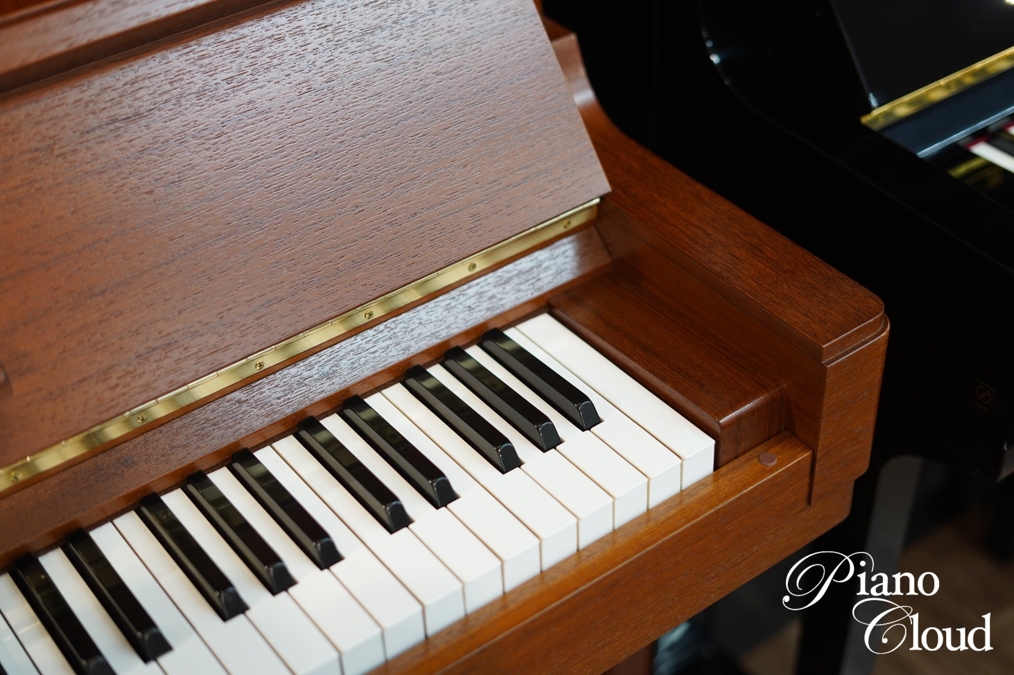 中古アップライトピアノ W107BT