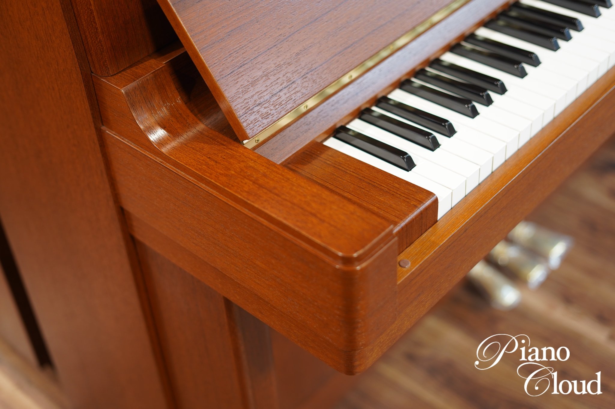 中古アップライトピアノ W107BT