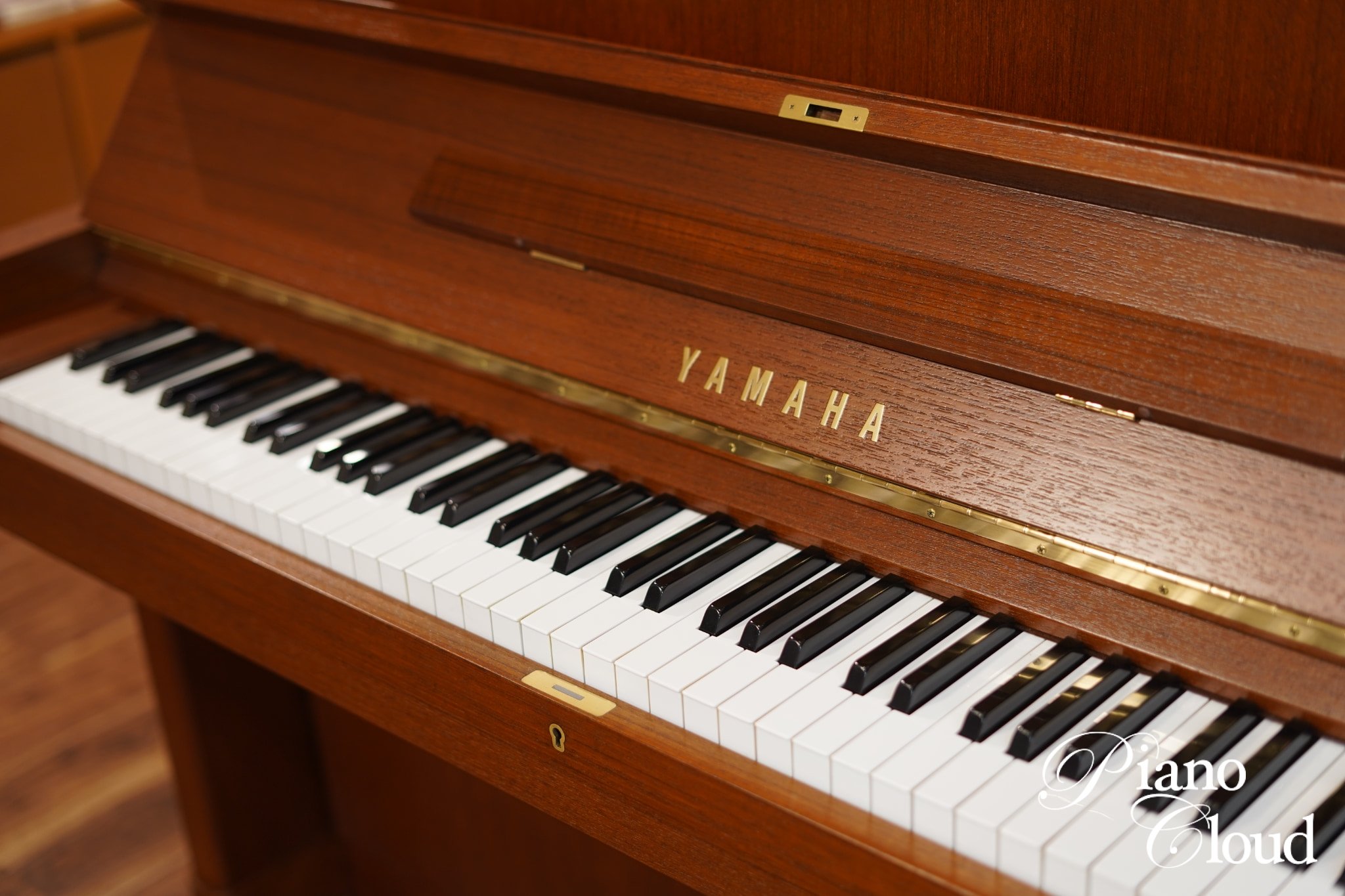 中古アップライトピアノ W107BT