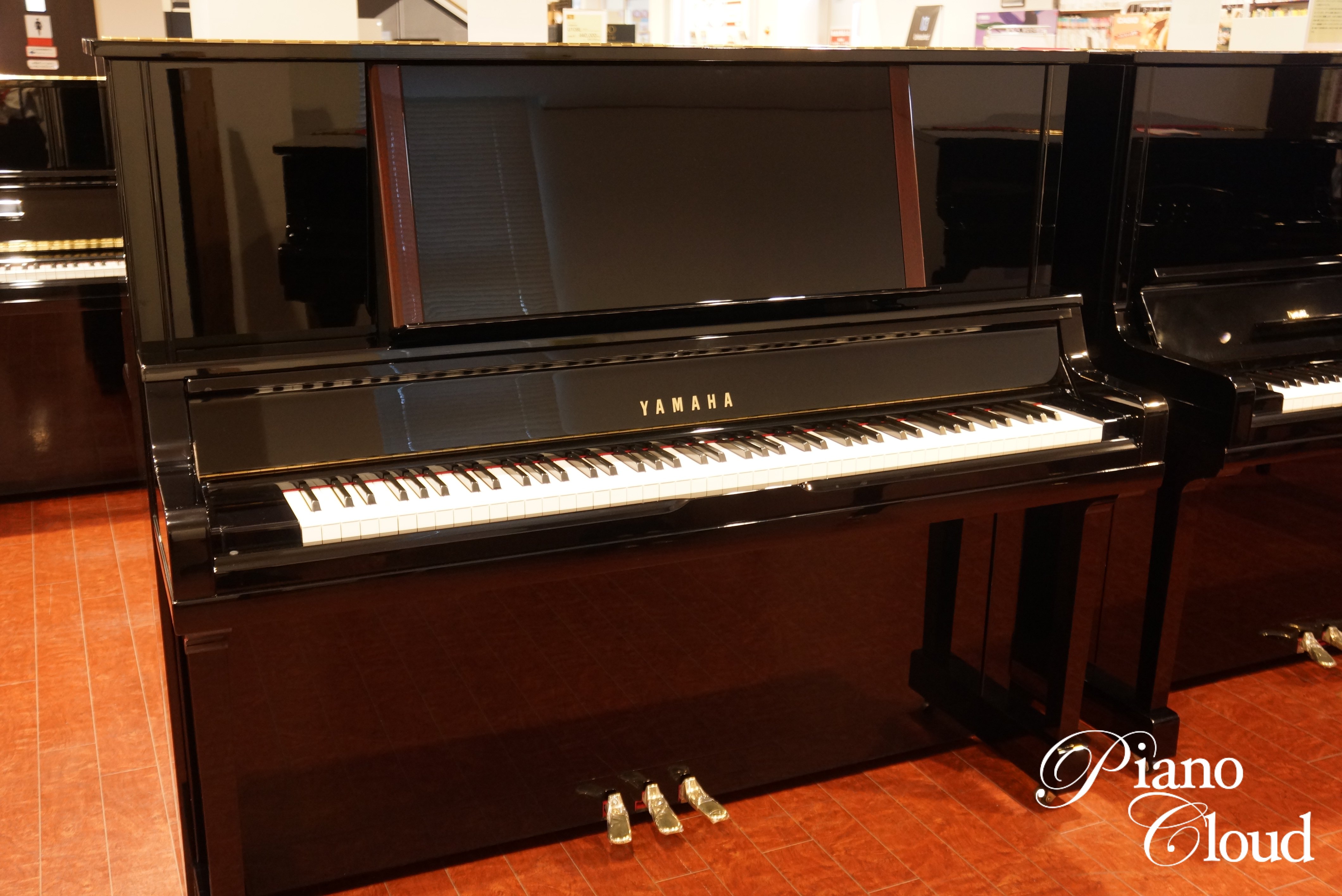 中古アップライトピアノUX300