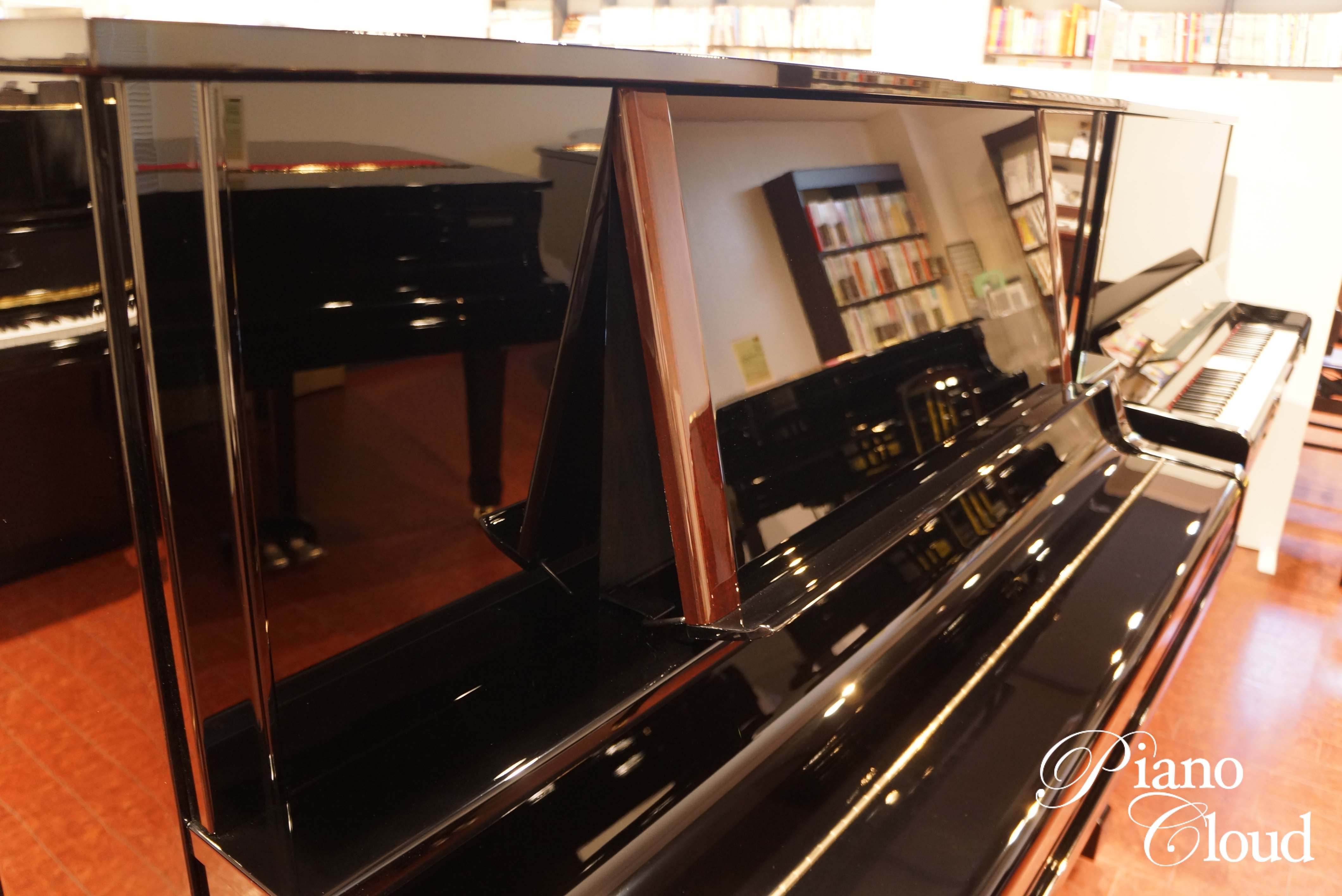 中古アップライトピアノUX300