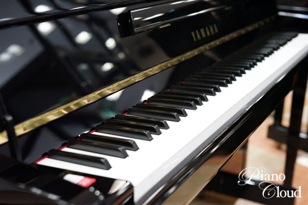 アップライトピアノ b113