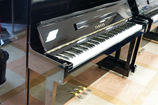 中古アップライトピアノ MC301