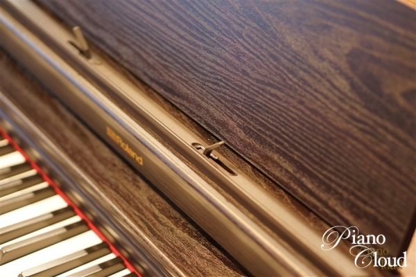 電子ピアノ RP701