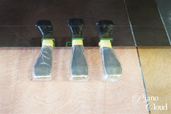 中古アップライトピアノ　UX