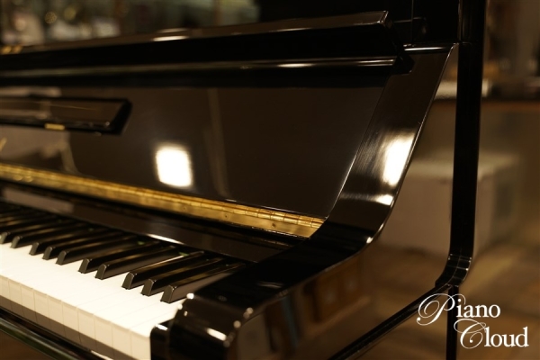 中古アップライトピアノ　UX
