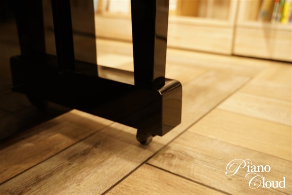 中古アップライトピアノ　UX