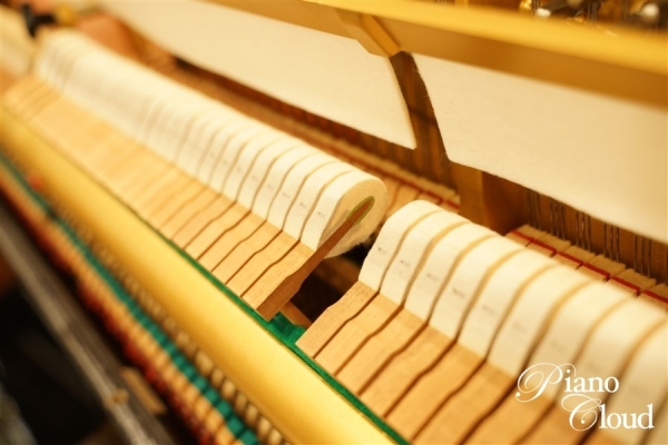 中古アップライトピアノ　UX