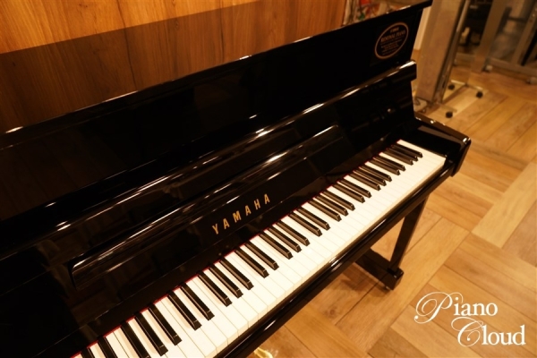 中古ピアノ　b113
