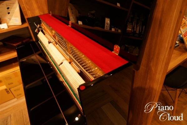 中古ピアノ　b113