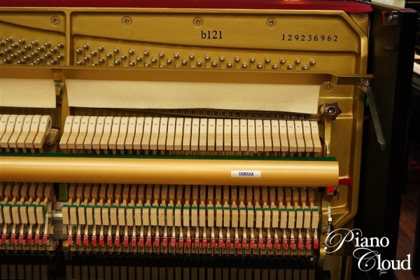 中古アップライトピアノ b121