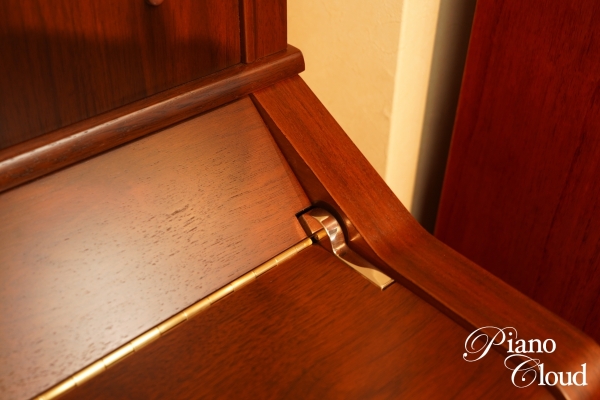 中古アップライトピアノ YU1Wn（消音機能付き）