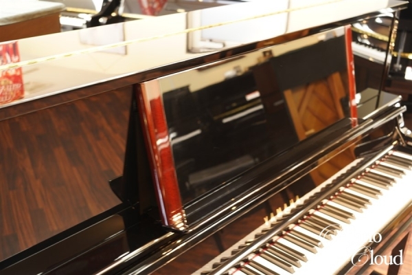 中古アップライトピアノ UX100