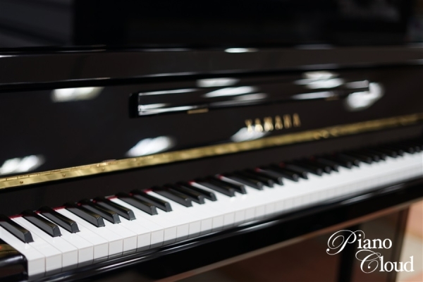 中古アップライトピアノ b113
