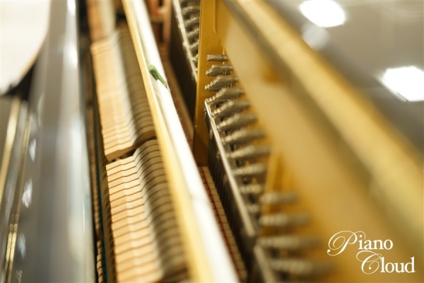 中古アップライトピアノ　UX