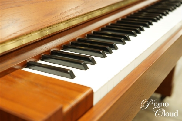 中古アップライトピアノ W103B