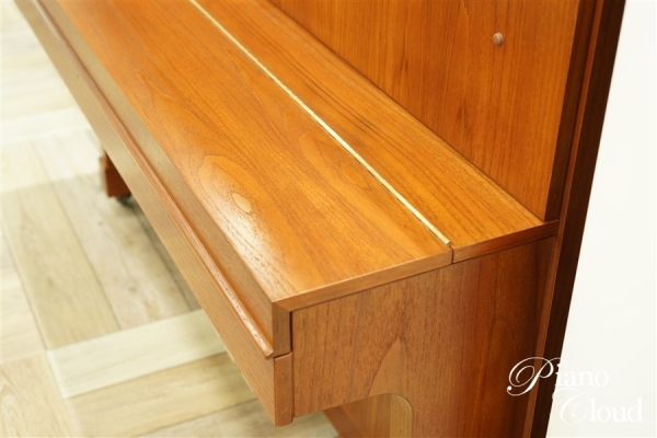 中古アップライトピアノ W103B