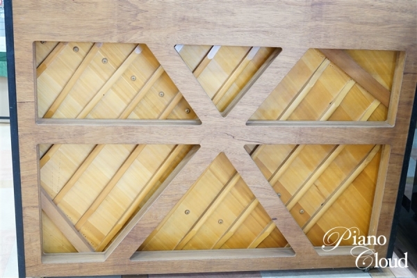 中古アップライトピアノ UX-1