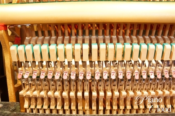 中古アップライトピアノYUX