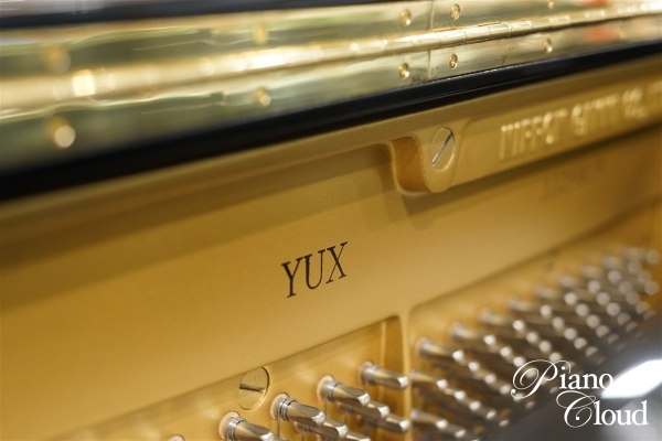 中古アップライトピアノ　YUX