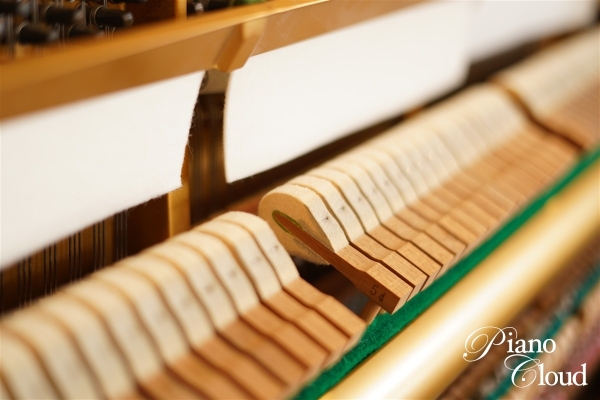 中古アップライトピアノ W102