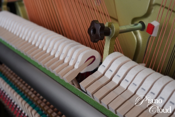 中古アップライトピアノ YU33SH2