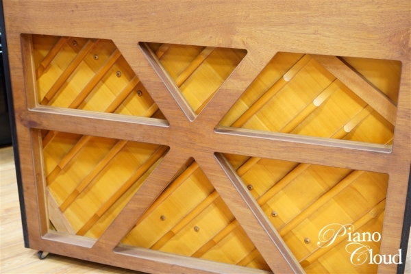 中古アップライトピアノ　UX10Bl