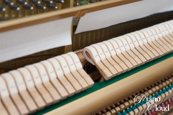 中古アップライトピアノ　UX10Bl