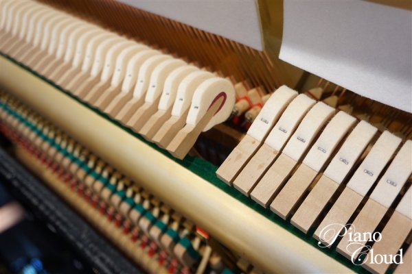 中古アップライトピアノYU1