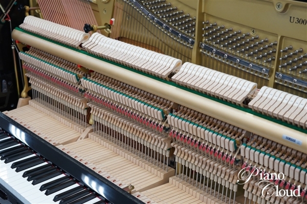 中古アップライトピアノ U300