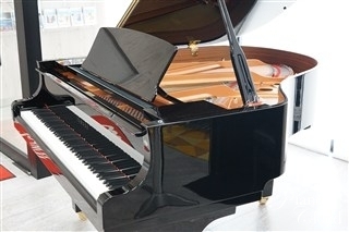 グランドピアノ C1X