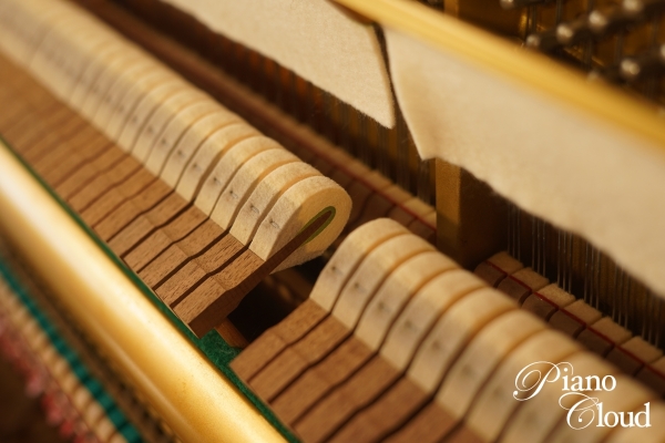 中古アップライトピアノ YUX